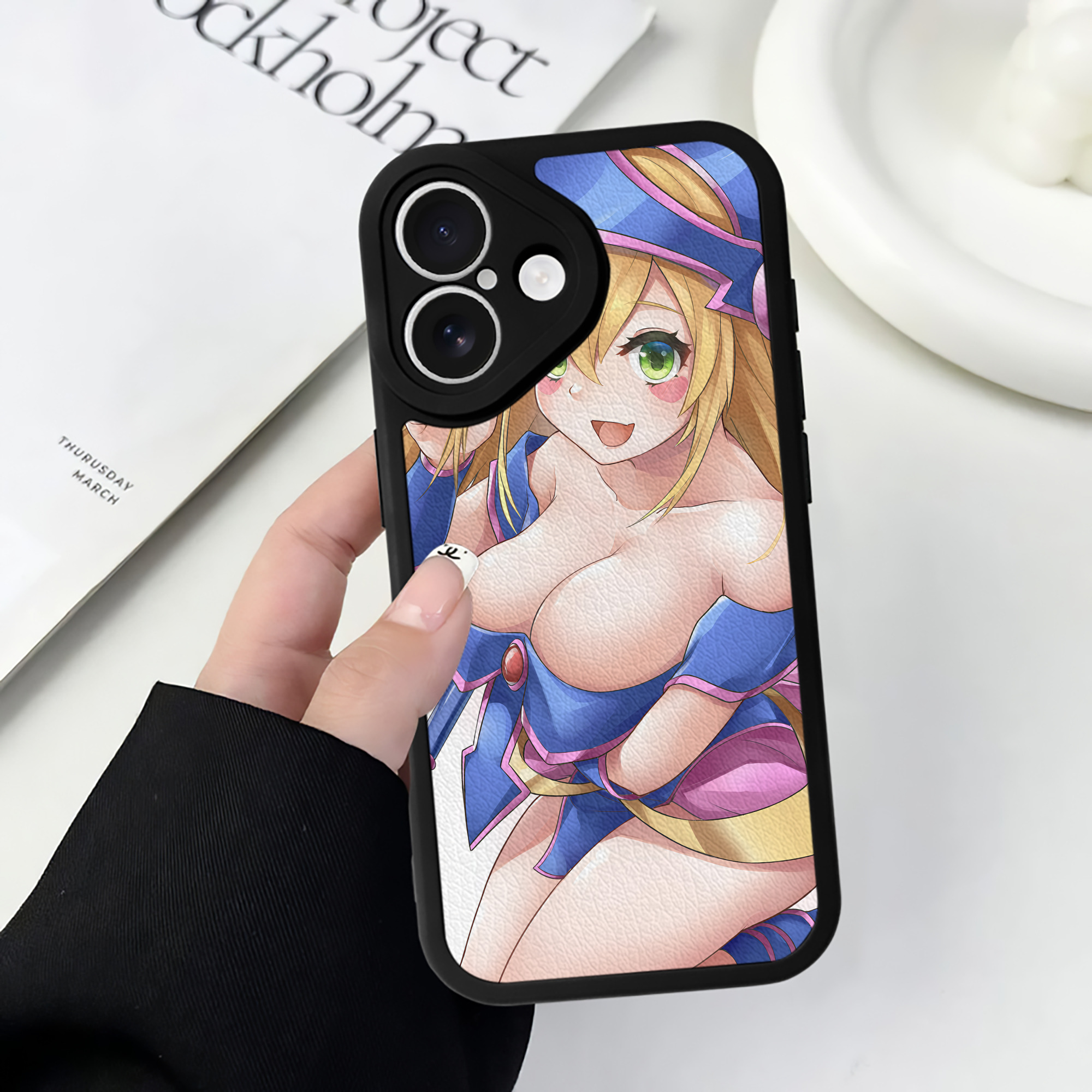 （画像用） 遊☆戯☆王 Yu-Gi-Oh! 【iPhone 16シリーズ対応】シリコンスマホケース（レザー調） 材質：シリコン
